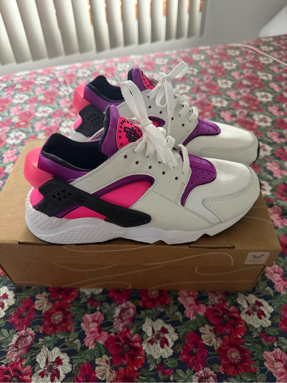NIKE (In Like New Condition) Huarache Sneakers in Pink/White & Violet (No Box)